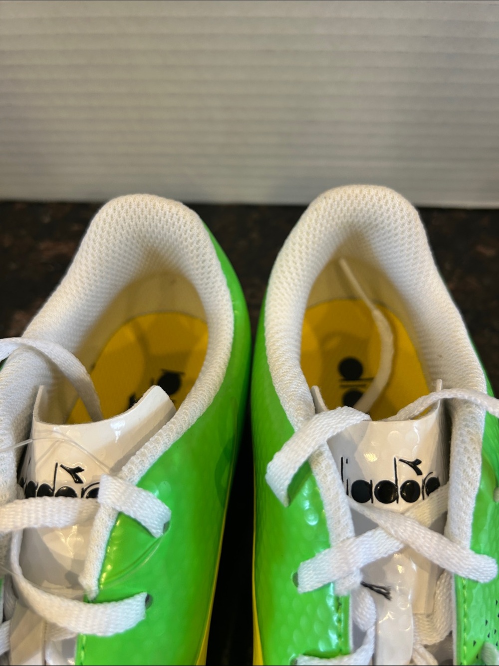 New Diadora Green & Yellow Kids Soccer Cleats size 5.5 - Picture 3 of 6